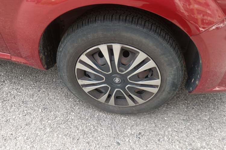 Used Buick Excelle 2013 1.5L Automatic Classic Model Right Front Wheel Hub