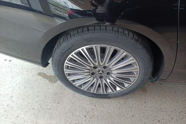 Used Mercedes-Benz E-Class 2022 Second Facelift E 300 L Luxury Edition