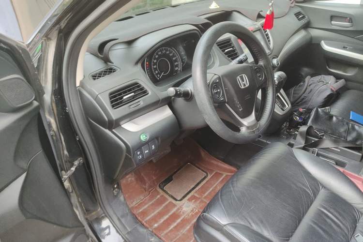 Used Honda CR-V 2012 2.4L four-wheel drive luxury version Driver Seat
