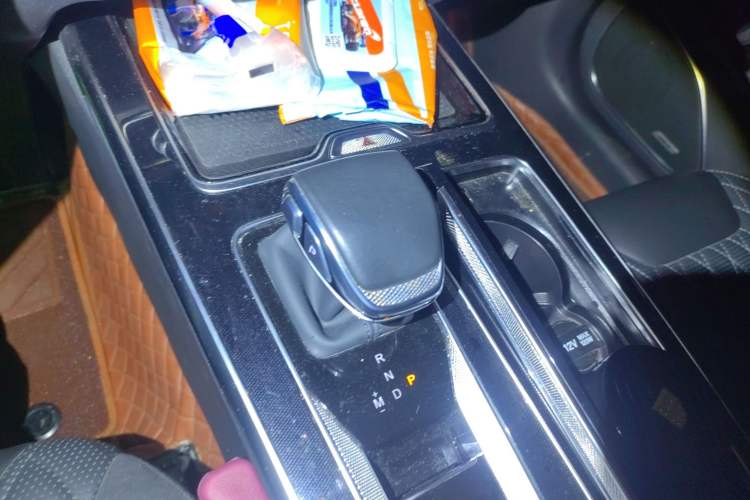 Used Hongqi HS5 2023 2.0T Four-Wheel Drive Flagship Pro Edition Gear Lever