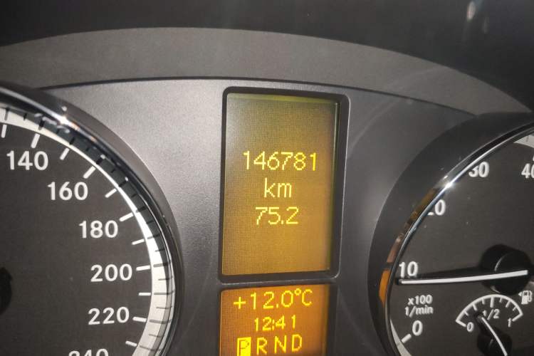 Used Mercedes-Benz Viano 2015 3.0L Partner Edition