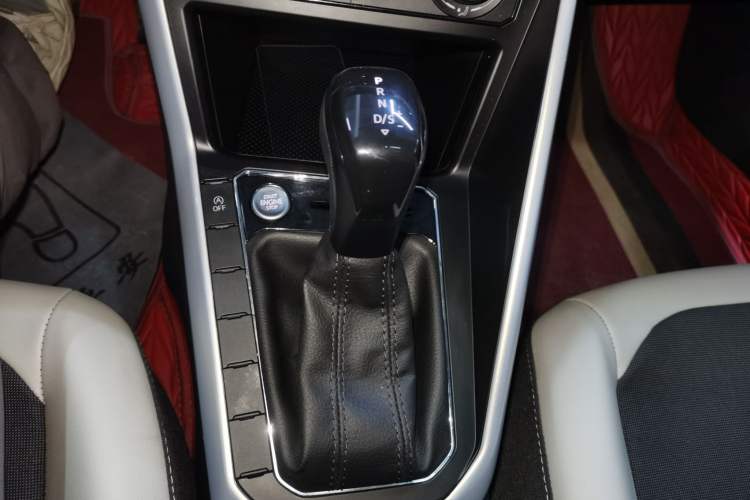 Used Volkswagen Polo 2021 Plus 1.5L Automatic Colorful Tech Edition Gear Lever