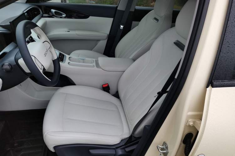 Used Geely Galaxy Geome 2025 310km Youth Edition Left Front Seat