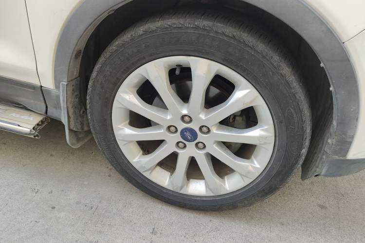 Used Ford Kuga 2013 1.6L GTDi Two-Wheel-Drive Trend Model