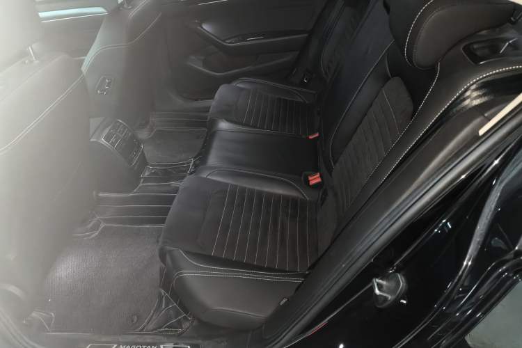 Used Volkswagen Magotan 2020 380TSI DSG Luxury Version Left Rear Seat