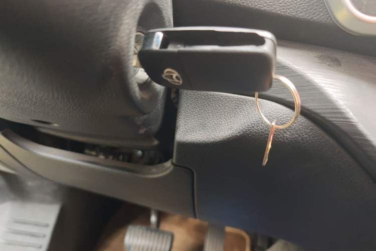 Used CHANGAN KAICHENG Ruixing EM80 2025 Passenger Version Comfort Edition 6-Seater 300 km Dual-Swing Doors
