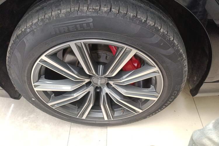 Used Audi Q8 2019 45 TFSI Prestige Dynamic Edition Left Front Wheel Hub