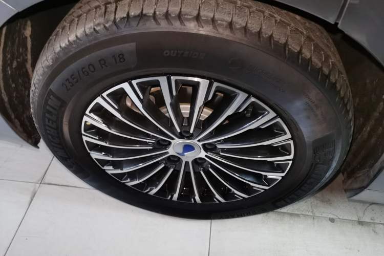 Used Denza D9 2022 DM-i 970 Four-Wheel Drive Prestige Model