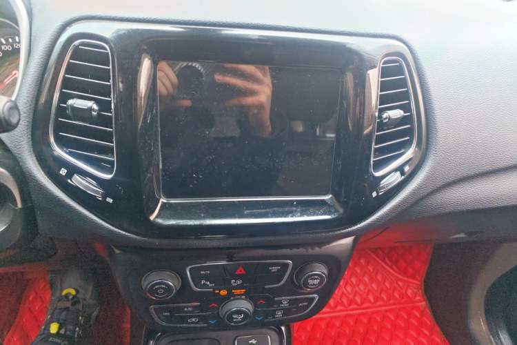 Used Jeep Compass 2017 200T Automatic Prestige Four-Wheel Drive Edition
