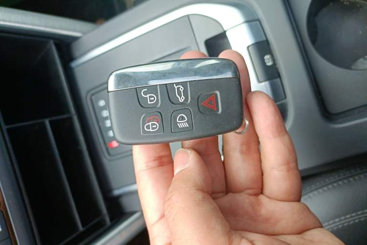 Used Land Rover Discovery Sport 2017 2.0T SE Vehicle Key