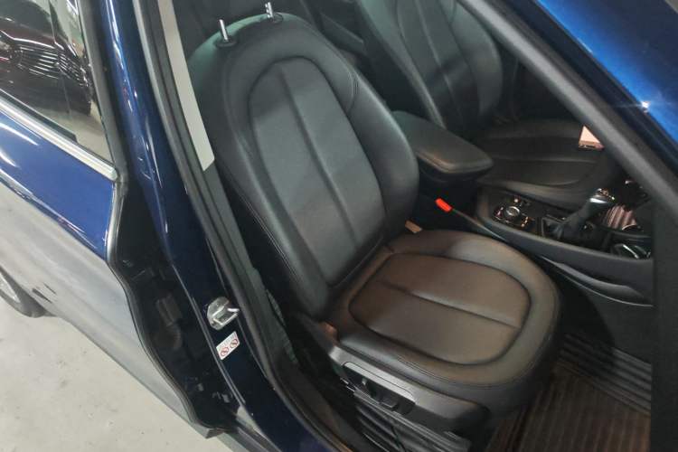 Used BMW X1 2018 sDrive20Li Leading Model Right Front Seat