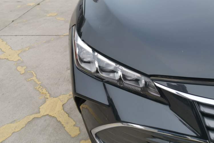 Used Toyota Avalon 2019 2.5L Ambition Version China VI Standard Right Front Headlight