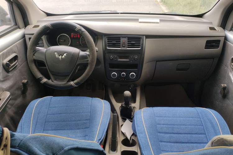 Used Wuling Rongguang V 2016 1.2L Practical Model Non-Power-Assisted