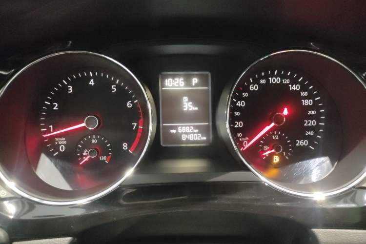 Used Volkswagen Sagitar 2015 230TSI Automatic Comfort Version Instrument Cluster