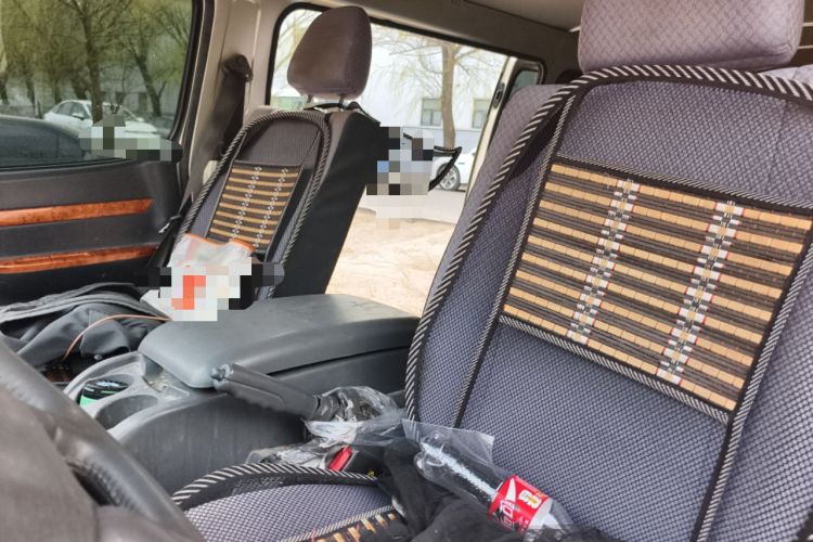 Used Golden Dragon Hiace 2010 2.0L Long-Wheelbase Gasoline Premium Version V20 Left Front Seat