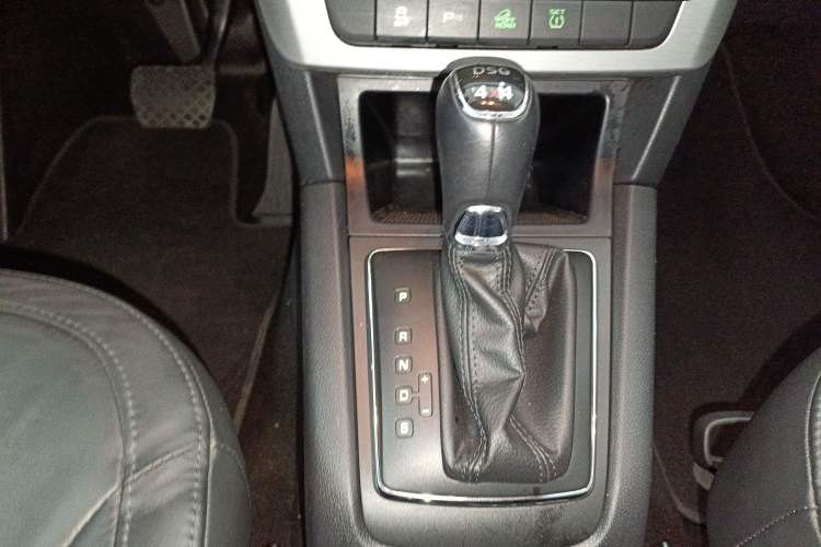 Used Skoda Yeti 2013 1.8T DSG Luxury Edition Gear Lever
