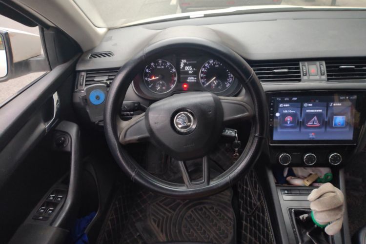 Used Skoda Octavia 2015 Classic Model 1.6L Manual Eado Version
