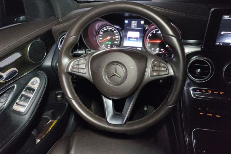 Used Mercedes-Benz GLC 2017 GLC 260 4MATIC Dynamic Edition Steering Wheel