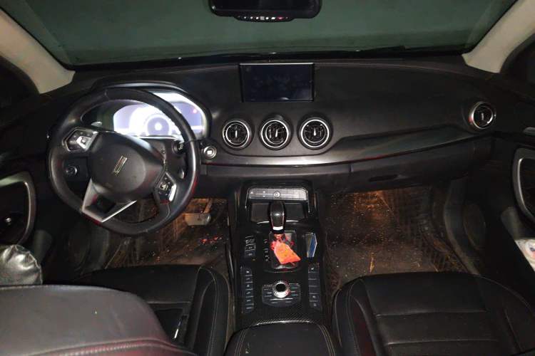 Used Wey VV7 2017 2.0T Ultra-Luxury Version
