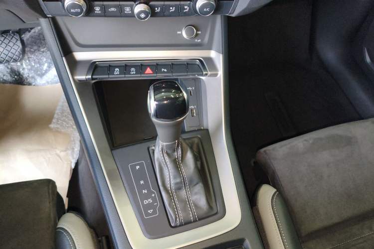 Used Audi Q3 2019 35 TFSI Advanced Dynamic Edition
