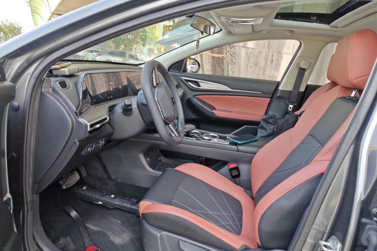 Used Changan Eado 2022 PLUS Blue Whale NE 1.4T GDI DCT Prestige Edition
