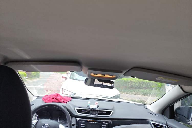 Used Nissan Qashqai 2016 2.0L CVT Elite Edition Headliner