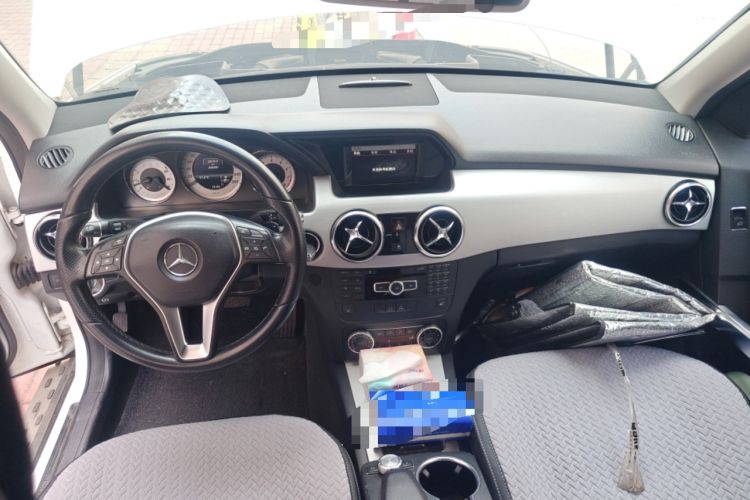 Used Mercedes-Benz GLK-Class 2013 GLK 300 4MATIC Dynamic Edition Center Console