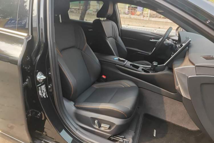 Used Toyota Avalon 2024 Dual-Motor 2.0L Luxury Edition