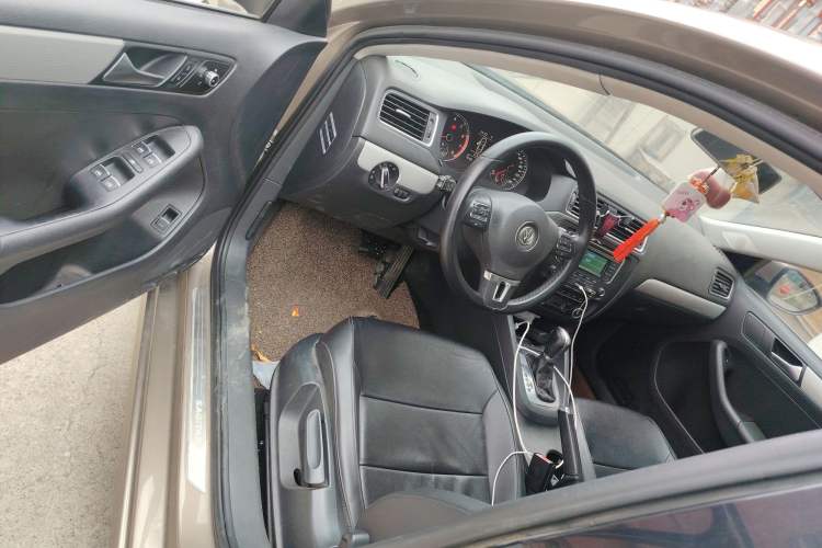 Used Volkswagen Sagitar 2014 Revised Version 1.4TSI Automatic Luxury Edition