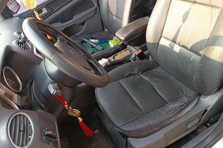 Used Ford Focus 2013 Hatchback Classic 1.8L Automatic Fashion Edition
