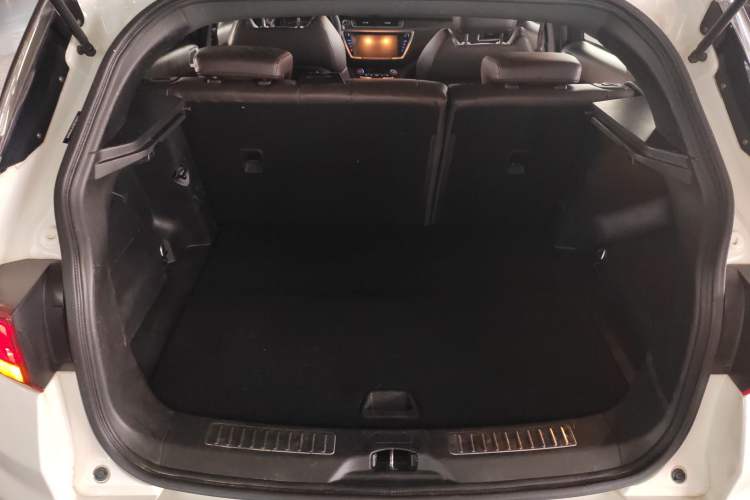 Used Land X7 2015 2.0T Panoramic Prestige Edition