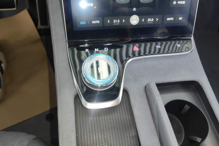 Used VOYAH PASSION 2023 Four-Wheel Drive Flagship Edition Gear Lever