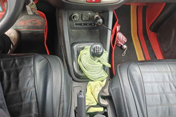 Used CHANGAN OSHAN CX70 2016 1.6L Manual Luxury Model Gear Lever