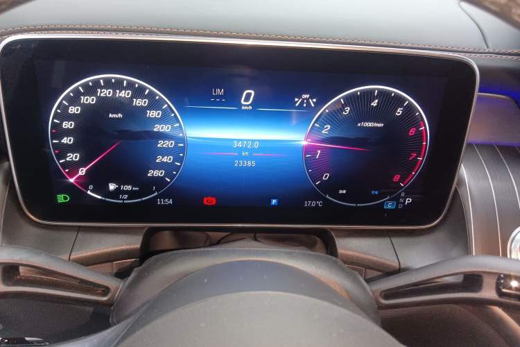 Used Mercedes-Benz GLC 2023 Facelift GLC 260 L 4MATIC Luxury Version 7-Seater
