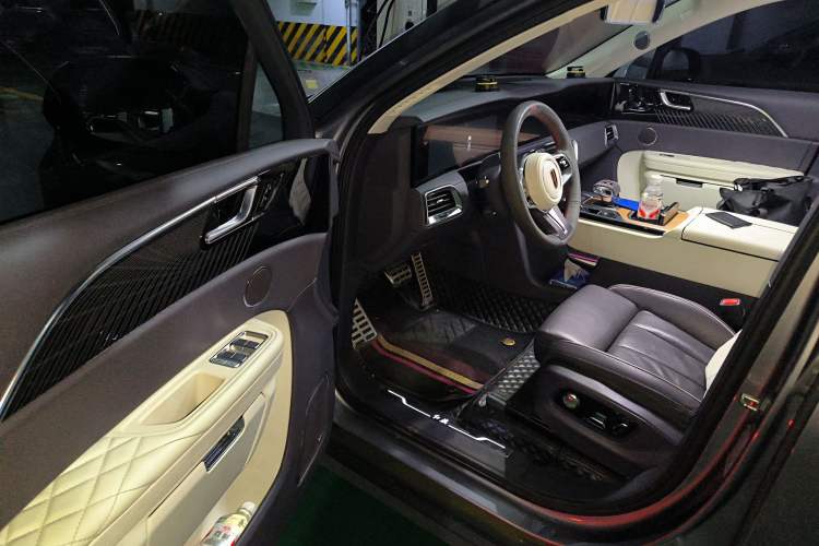 Used Hongqi E-HS9 2021 510 km Range Flagway Edition Six Seats
