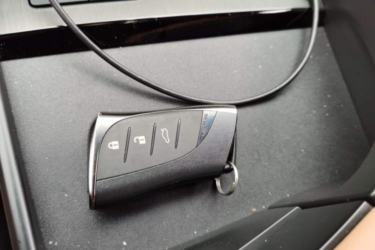 Used Lexus ES 2024 200 Premium Edition Vehicle Key
