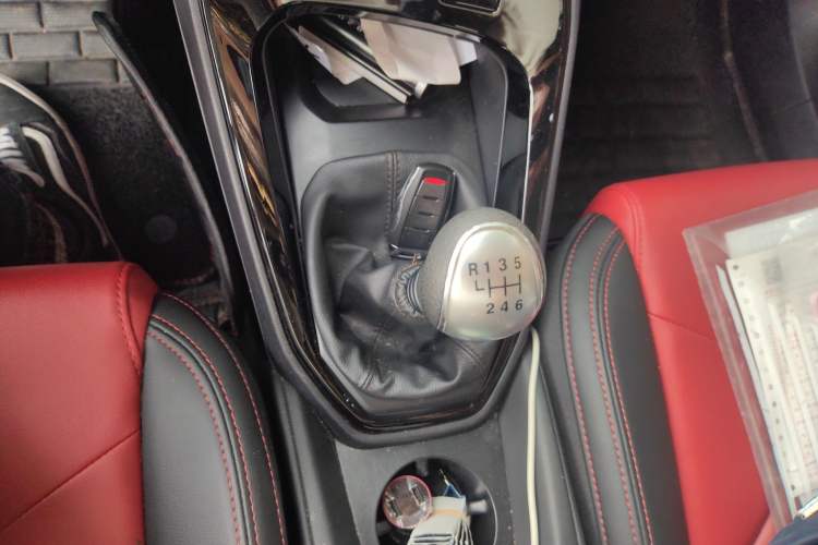 Used Haval H2s 2017 Blue Label 1.5T Manual Elite Model Gear Lever