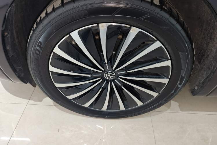 Used Volkswagen Viloran 2023 380TSI Prestige Edition Left Front Wheel Hub