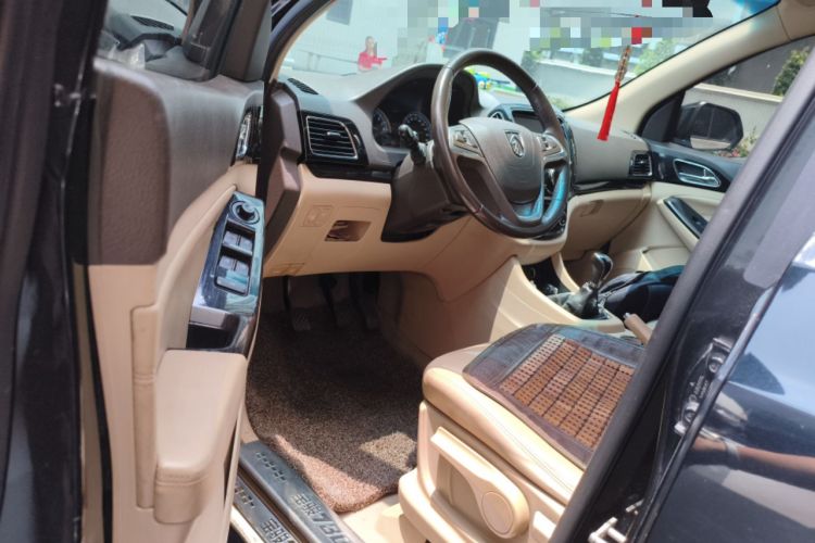 Used Baojun 730 2014 1.5L Manual Luxury Navigation ESP Version 7 Seats