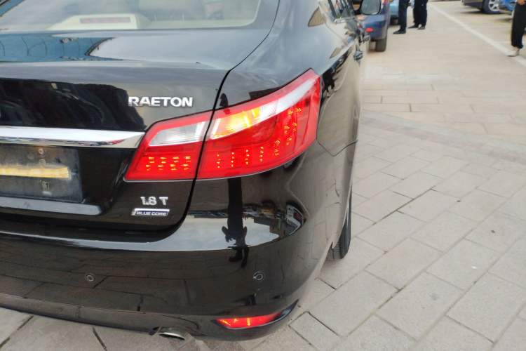 Used CHANGAN Raeton 2014 1.8T Automatic Elite Anniversary Edition China IV Standard
