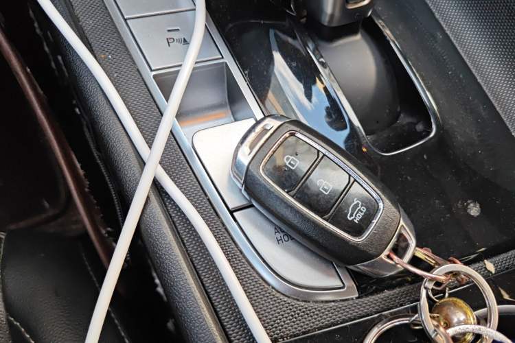 Used Hyundai Elantra 2022 1.5L CVT LUX Prestige Edition Vehicle Key