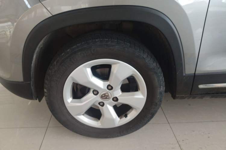 Used Baojun 510 2017 1.5L Manual Fashion Model Left Front Wheel Hub