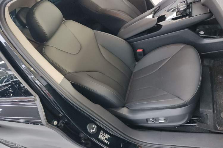 Used Hongqi E-QM5 2024 500km Range Edition