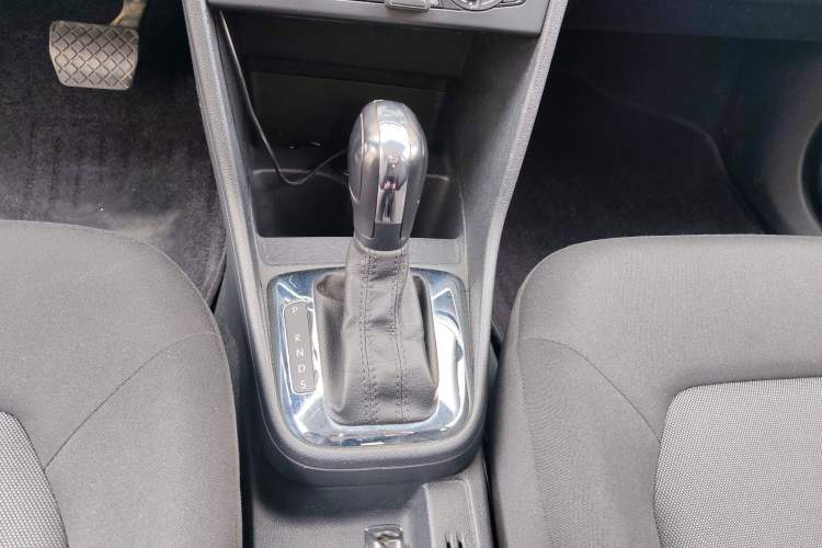 Used Volkswagen Jetta 2013 1.6L Automatic Fashion Model
