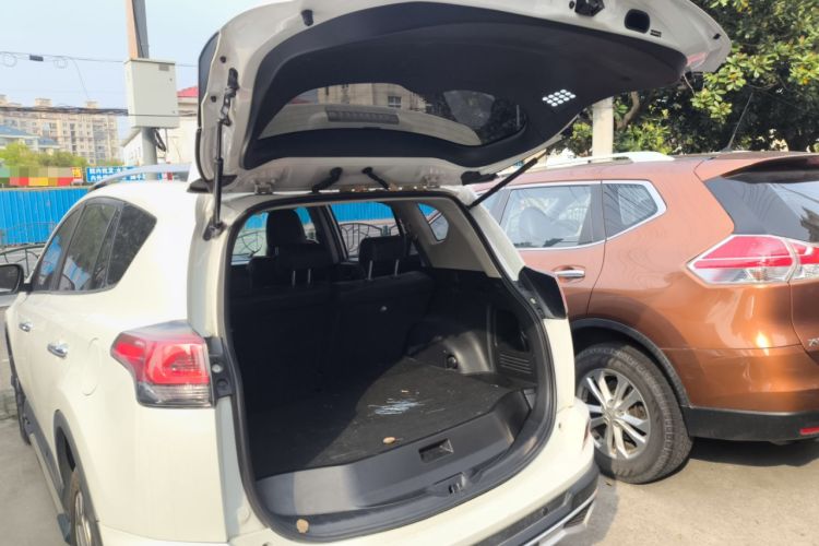 Used Toyota RAV4 2018 2.5L Automatic 4x4 Elite i Edition Trunk