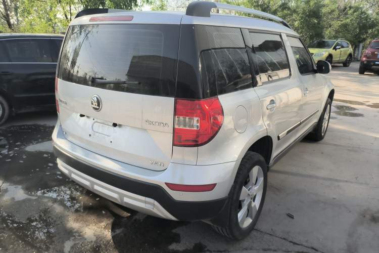 Used Skoda Yeti 2014 1.4TSI DSG Explorer Edition Rear Right 45 Deg