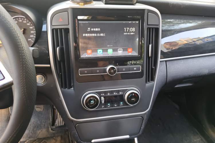 Used BYD Song MAX 2018 1.5T Manual Smart Connect Luxury 6-Seater
