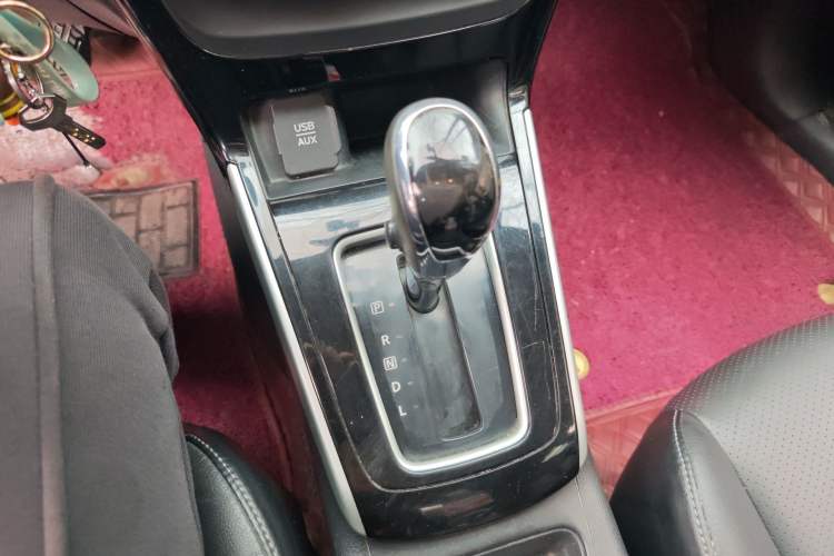 Used Nissan Sylphy 2016 1.6 XL CVT Luxury Edition Gear Lever