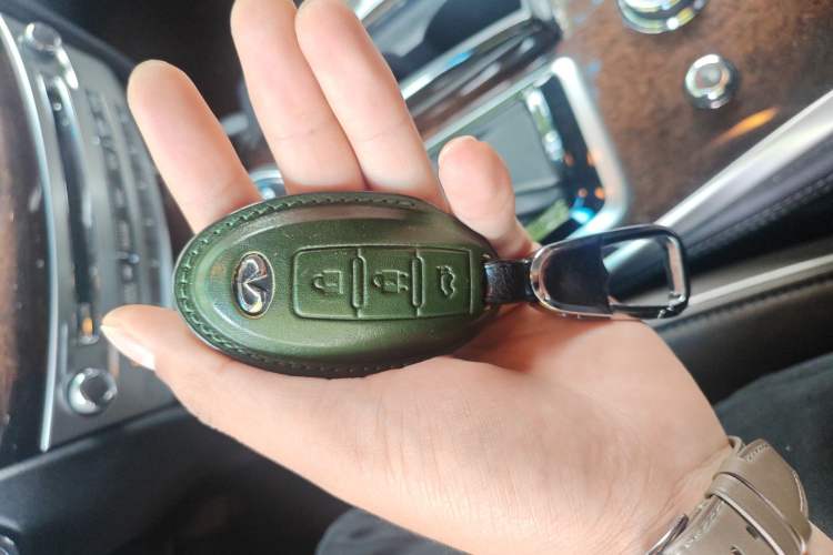 Used Infiniti QX60 2018 2.5 S/C Hybrid Two-Wheel-Drive Excellence Edition China VI Standard
