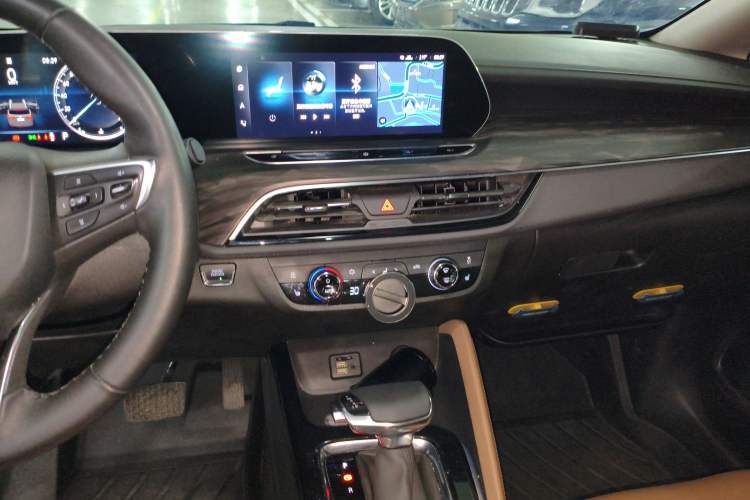 Used Buick GL6 2021 323T Mild Hybrid Connect Luxury Model
